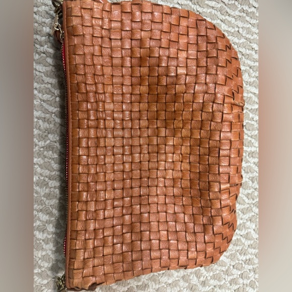 Clare v petit moyen Woven Tan Leather bag - Picture 4 of 10